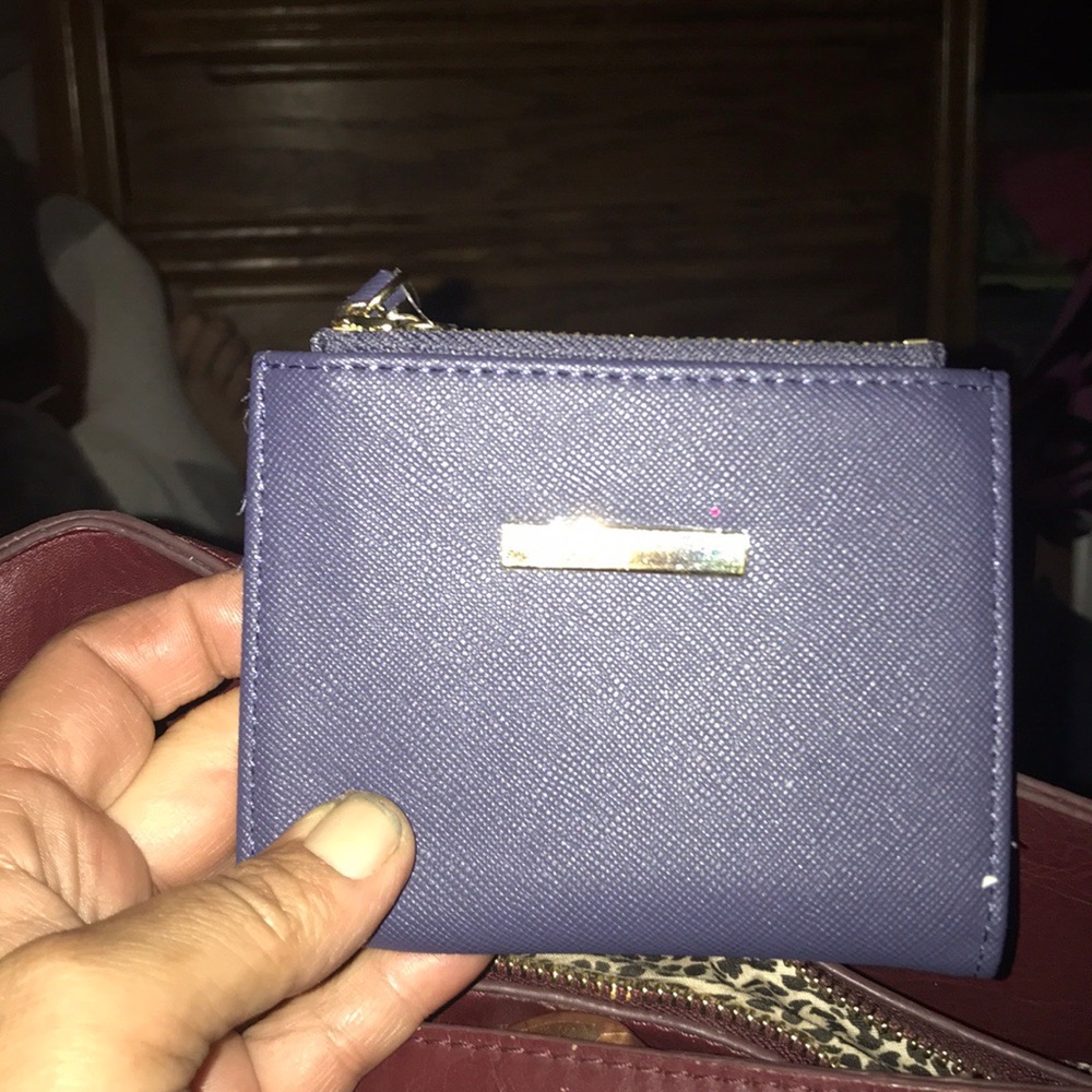 H & M wallet